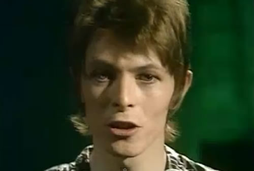 Bowie ao vivo na BBC em 1972 – “Oh, You Pretty Things”