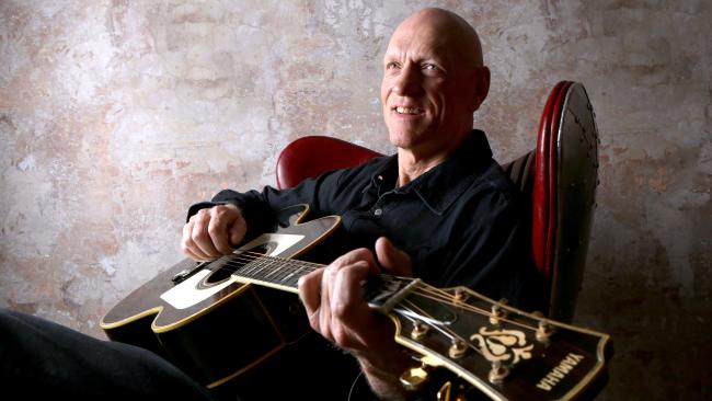 Peter Garrett lança “A Version of Now” seu 1º álbum solo em Jul/16