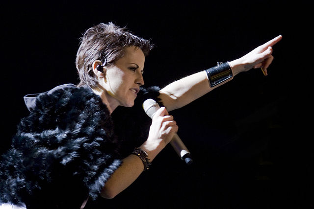 Perfil e Playlist em Homenagem a Dolores O’Riordan – líder dos Cranberries #RIP