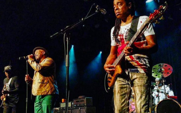 Living Colour tocando o álbum Vivid na íntegra em tour de 30 anos