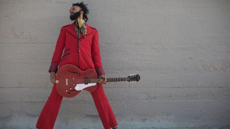 Plastic Hamburgers é o super mega single de Fantastic Negrito