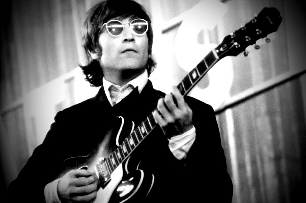 Lembrar de John Lennon é voltar a acreditar na Paz